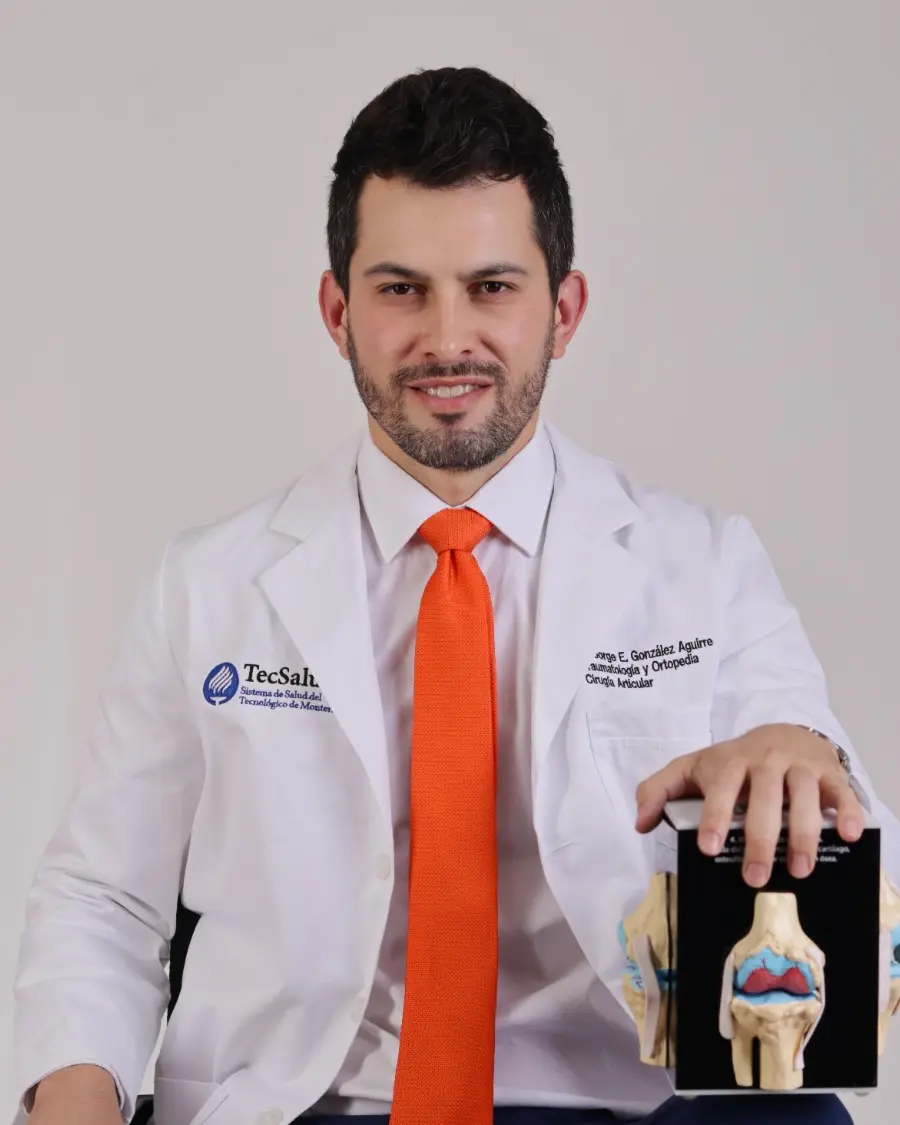Retrato clínico del Dr. Jorge González para valoración ortopédica